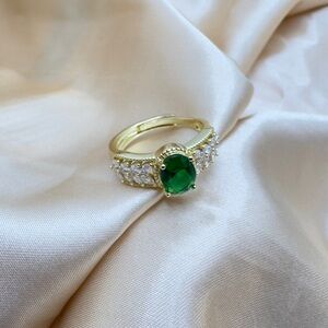 Gold filled ring with zirconia